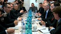 Statul va plati jumatate din salariile firmelor cu 20 de angajati