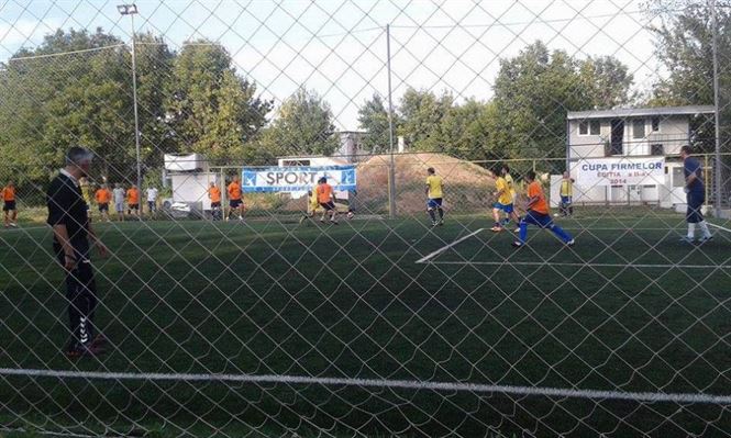 Fotbal pe terenul sintetic Rikan Sport