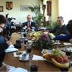 Normalitatea, cu prefect in functie. Primarul Simionescu descalceste itele