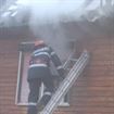 Doi batrani au fost scosi in ultima clipa din flacari Doi batrani au fost scosi in ultima clipa din flacari