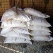 Fermieri din Braila inselati de un buzoian cu ingrasamant contrafacut, ambalat in saci Fermieri din Braila inselati de un buzoian cu ingrasamant contrafacut, ambalat in saci