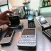 Zeci de telefoane mobile, cartele telefonice si bunuri, ridicate de politisti in cazurile „Accidentul”