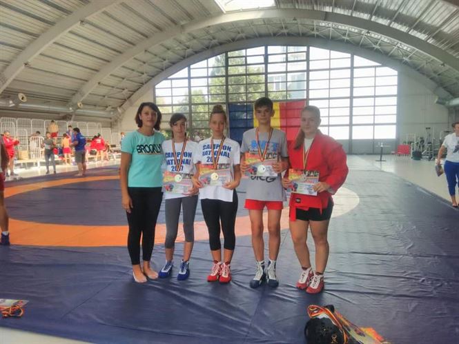 Opt medalii pentru sportivii braileni la nationalele de sambo pentru juniori si tineret