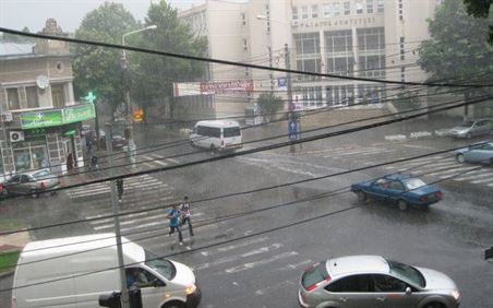 Avertizare meteo incepand de duminica noapte