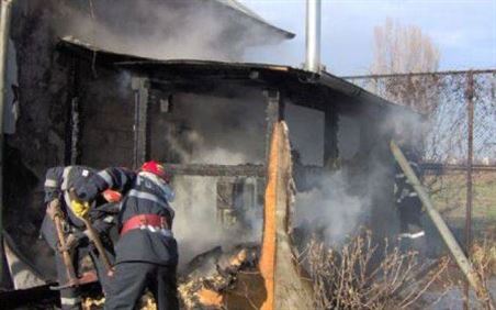 Pompierii braileni au intervenit pentru lichidarea unui incendiu la Cuza Voda
