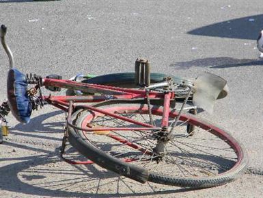 A lovit un biciclist si a fugit de la locul accidentului