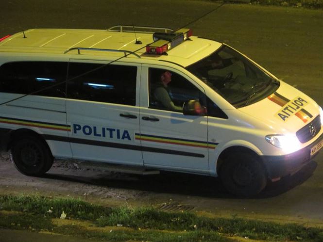 A plecat cu geaca altcuiva, dar a fost prins de politisti