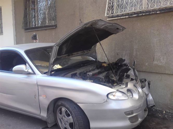 A sustras autoturismul bunicii si l-a avariat