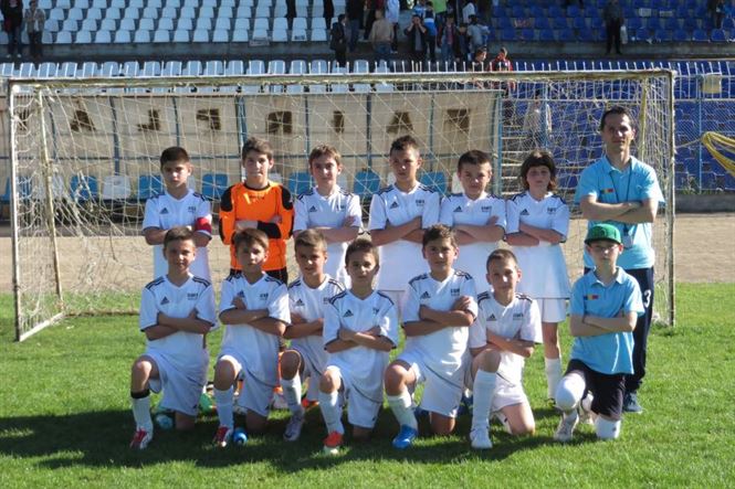 Academia Stars Braila participa cu 3 echipe la Brasov Junior's Cup 2014