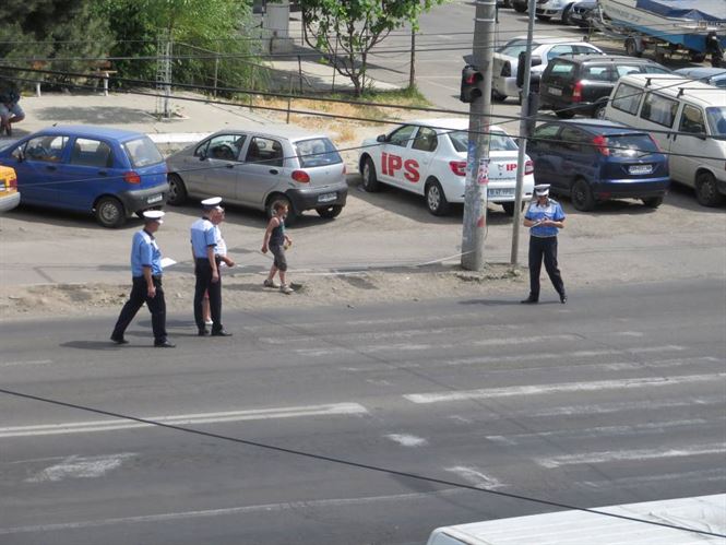Accidentata pe trecerea de pietoni de un sofer neatent