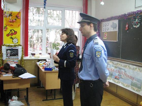 Actiuni ale politistilor in jurul scolilor din Braila si Ianca