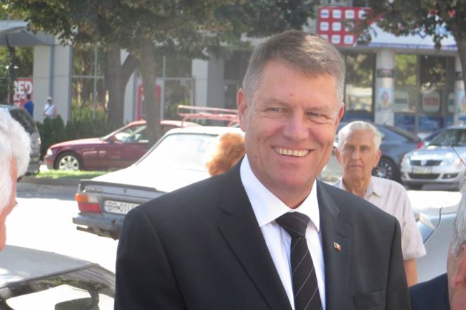 Aproape 500 de ACL-isti l-au asteptat pe Klaus Iohannis la Braila