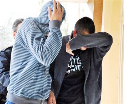 Arestati dupa ce au talharit o batrana si au jefuit-o de 60 de lei