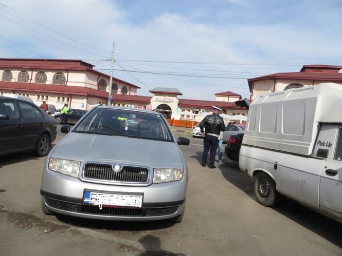 Bauturi alcoolice si 20 de pachete de tigari, confiscate de politisti