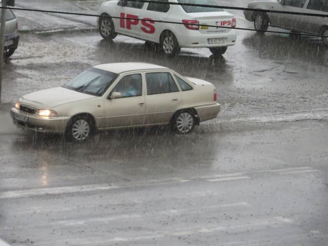 Braila va intra sub cod galben de ploi insemnate cantitativ