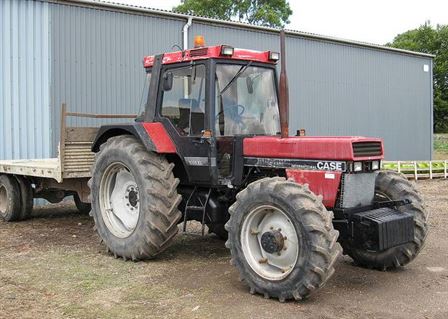 Brailean fara permis depistat la volanul unui tractor neinmatriculat