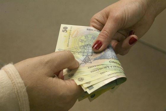 Bucuresteni retinuti dupa ce au inselat doua angajate ale unor societati brailene