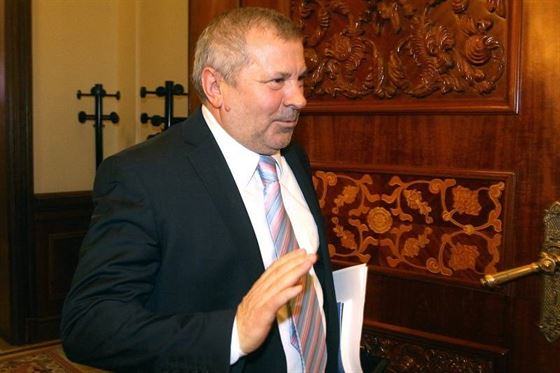 Burci si Hrebenciuc audiati ca martori in dosarul de coruptie al lui Stancu