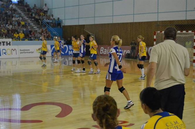 CSM Bucuresti si HCM Baia Mare victorii la scor in etapa a 2-a