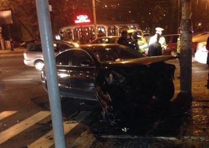 Ciocnire violenta intre doua autoturisme pe Calea Calarasilor