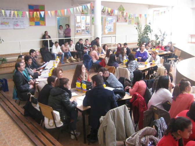 Concurs intercultural, De la robie la emancipare