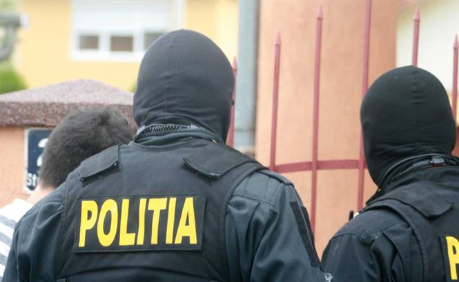Condamnat saltat de politisti si trimis in Penitenciar