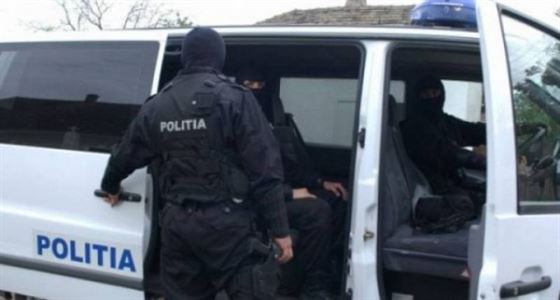 Condamnati la inchisoare, depistati si incarcerati de politisti