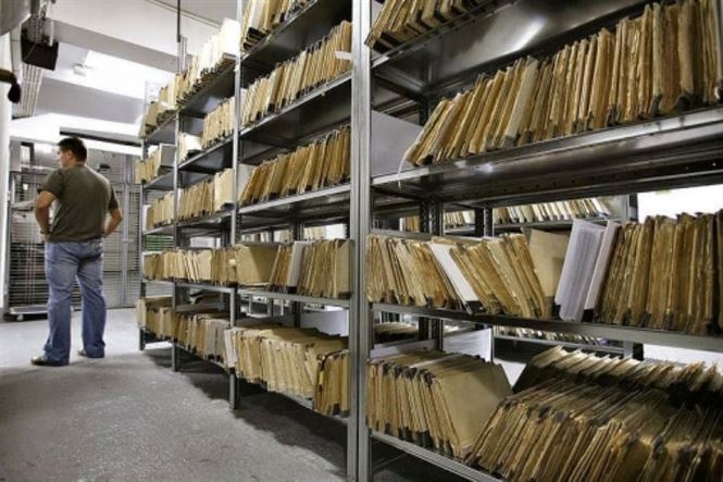 Sase candidati la parlamentare, colaboratori ai securitatii
