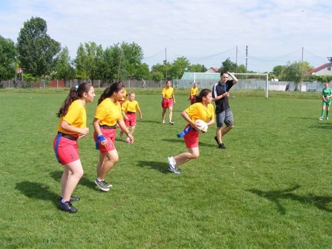 Cupa 1 iunie la rugby-tag pentru echipe de fete de gimnaziu, organizata la Tudor Vladimirescu