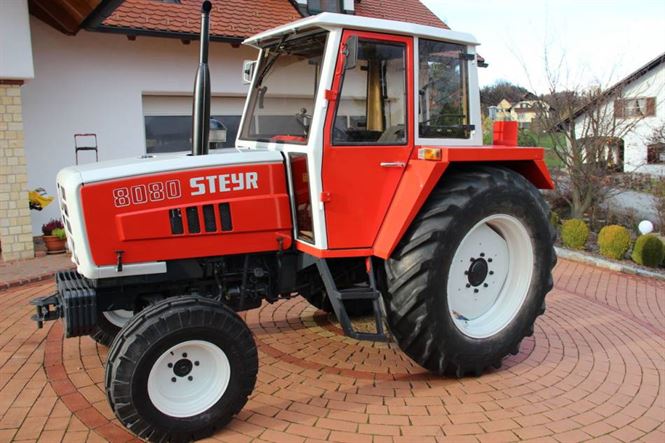 Dosar penal pentru conducerea unui tractor neinmatriculat
