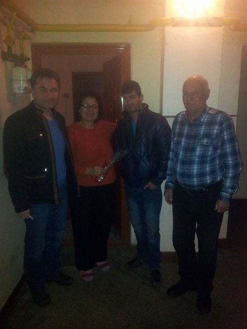 Dupa ce a gasit un portofel, un tanar liberal a cautat pagubasa si i-a inapoiat portofelul