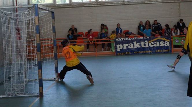Echipa de handbal junioare IV a LPS Braila participa la un turneu la Bucuresti