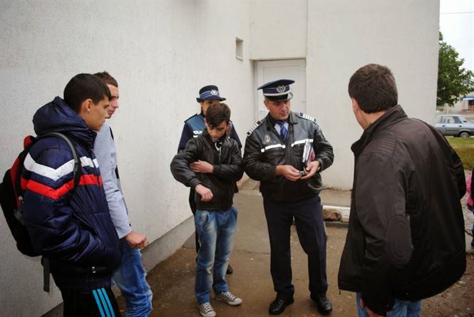 Elevii chiulangii in vizorul politistilor