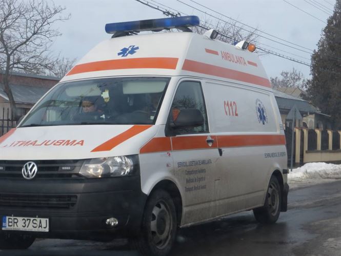 Fetita de 7 ani accidentata pentru ca traversa prin loc nepermis