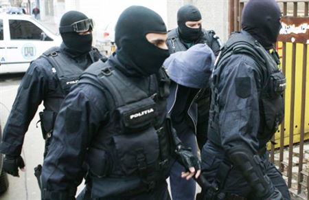 Grupare infractionala care exploata sexual minore pe raza municipiului Braila, destructurata de DIICOT