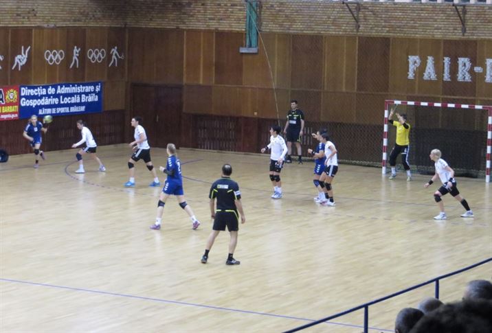 HC Dunarea-U Cluj 26-25 (17-14)
