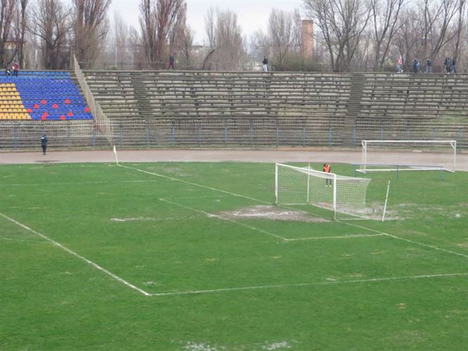 Eforturile lui Florin Cirligea de a sustine echipa de fotbal se lovesc de starea proasta a stadionului