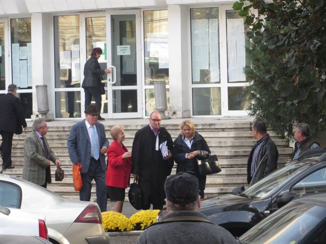 Simona Man la iesirea din Tribunalul Braila