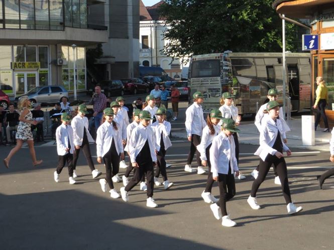 Galerie foto+video: Muzica si dans de Ziua Americii la Braila