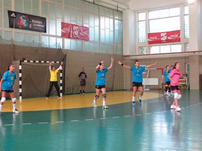 Galop de sanatate pentru handbalistele junioare III de la LPS Braila