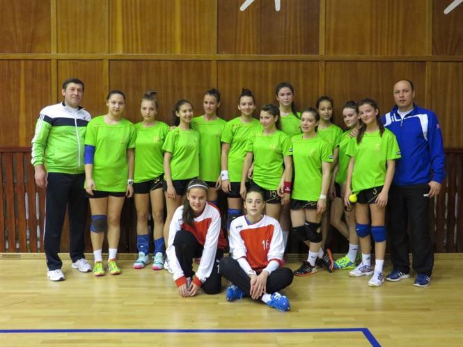 Fetele Handbalistele junioare III de la LPS Braila raman in lupta pentru medalii de la LPS Braila au inceput cu o victorie turneul final de junioare III