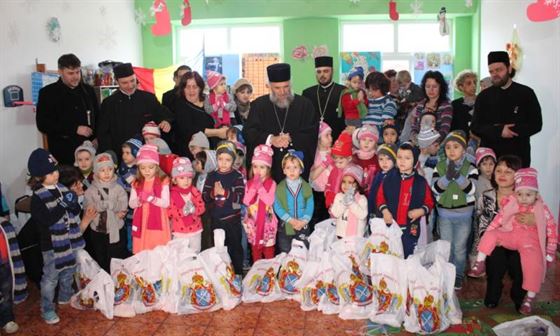 Serbare dedicata Sf. Ierarh Nicolae de copiii de la Gradinita ”Familia”