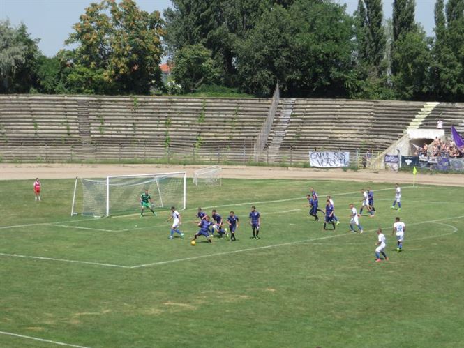 In 10 oameni si cu un penalty clar neacordat, Dacia Unirea a pierdut in prima etapa a Ligii a 2-a