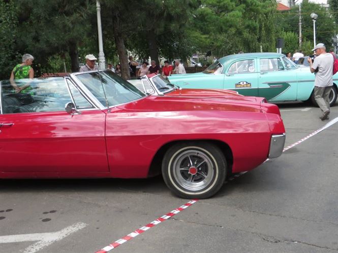 Galerie foto+video: Parada masinilor de epoca