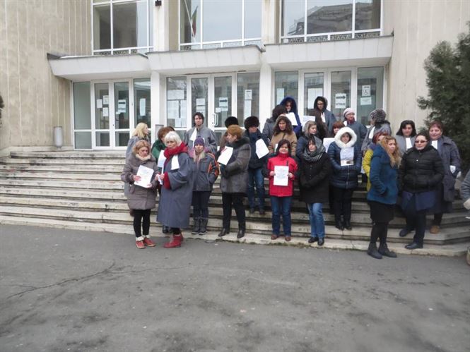 Protest spontan al grefierilor