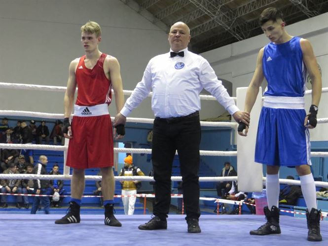 Vineri, de la ora 16.00, sunt programate semifinalele nationalelor de box pentru tineret U 22