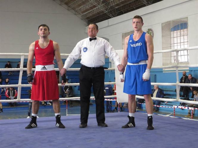 Primii campioni nationali la box Under 22