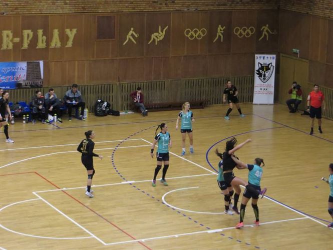 Dupa o prima repriza slaba, HC Dunarea a revenit si a castigat cu 27-23 meciul cu CSM Roman