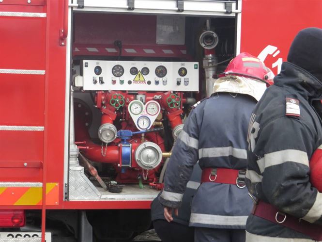Incendiu de la un scurt-circuit la mansarda unei locuinte din Chiscani