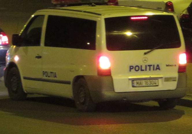 Intunericul noptii nu i-a ascuns de politisti